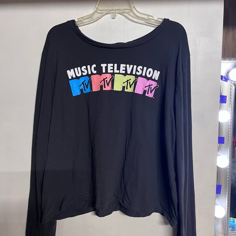MTV cropped long sleeve shirt